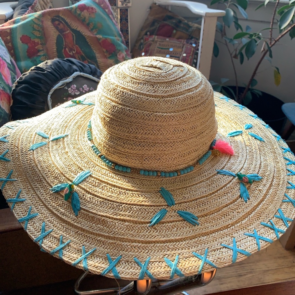 Amazing and Gorgeous Wide Brim Sun Hat 😍😎☀️